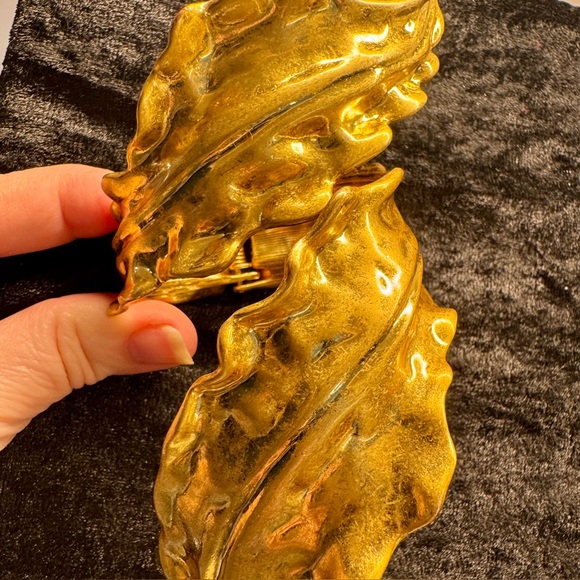 Zara Textured Gold-tone bracelet - Picture 2 of 6